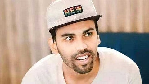 വടകരയിൽ സ്വകാര്യ ബസ് തൊഴിലാളികൾക്ക് നേരെ തോക്ക് ചൂണ്ടി; യൂട്യൂബര് തൊപ്പി കസ്റ്റഡിയിൽ