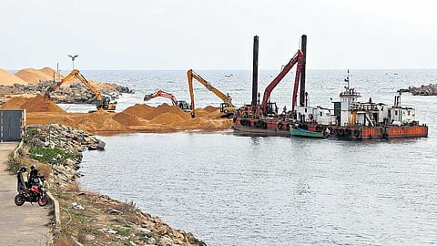 മുതലപ്പൊഴിയിലെ മണൽ നീക്കം; മത്സ്യത്തൊഴിലാളി സംയുക്ത സമരസമിതി തിങ്കളാഴ്ച ദേശീയ പാത ഉപരോധിക്കും