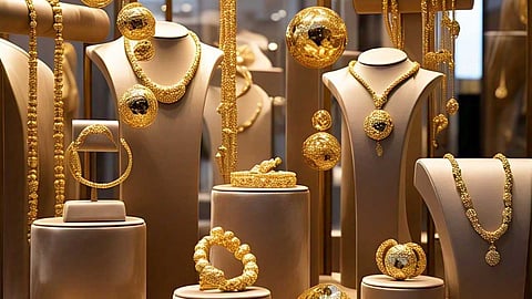 മിന്നിച്ച് പൊന്ന്! വീണ്ടും റെക്കോര്ഡിട്ട് സ്വർണവില; ചരിത്രത്തിലെ ഏറ്റവും ഉയർന്ന നിരക്കിൽ