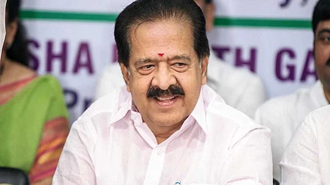 ഇഡിക്കെതിരെ പ്രതിഷേധം: മുംബൈയിൽ രമേശ് ചെന്നിത്തല ഉൾപ്പെടെയുള്ള കോൺഗ്രസ് നേതാക്കളെ അറസ്റ്റ് ചെയ്ത് വിട്ടയച്ചു