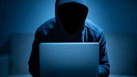 വ്യാജ ട്രേഡിങ് ആപ്പ് തട്ടിപ്പ്: കോഴിക്കോട് ഡോക്ടർക്ക് നഷ്ടമായത് 1.25 കോടി, വീട്ടമ്മയ്ക്ക് നഷ്ടം 23 ലക്ഷം