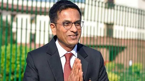 'തീസ്ത സെതൽവാദിൻ്റെ ജാമ്യാപേക്ഷ പരിഗണിച്ച മുൻ ചീഫ് ജസ്റ്റിസിൻ്റെ ഇടപെടലിൽ അന്വേഷണം വേണം'; ഡി.വൈ. ചന്ദ്രചൂഡിനെതിരായ പരാതി പേഴ്സണൽ കാര്യ മന്ത്രാലയത്തിന് കൈമാറി