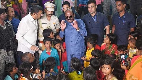 മുർഷിദാബാദ് കലാപബാധിതരുടെ ആവശ്യങ്ങൾ കേന്ദ്ര-സംസ്ഥാന സർക്കാരുകളുമായി ചർച്ച ചെയ്യുമെന്ന് ഉറപ്പുനൽകി ഗവർണർ ആനന്ദബോസ്