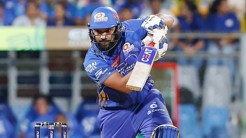 "ശൈലി മാറ്റില്ല, കാര്യങ്ങൾ ലളിതമായി കാണാനാണ് ഇഷ്ടം"; വിമർശകർക്ക് ബാറ്റുകൊണ്ടും നാക്കുകൊണ്ടും മറുപടി നൽകി രോഹിത് ശർമ