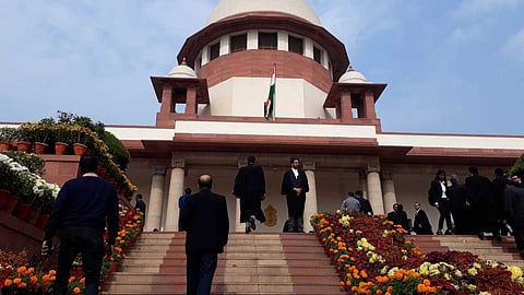 കോവിഡ് വാക്സിന് മൂലം ശാരീരിക വൈകല്യം; നഷ്ടപരിഹാരത്തിനായി കേസ് നല്കണമെന്ന് സുപ്രീം കോടതി