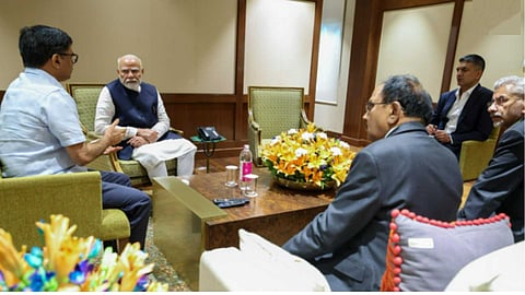 പഹൽഗാം ഭീകരാക്രമണം: പ്രധാനമന്ത്രി ഡൽഹിയിൽ തിരിച്ചെത്തി, വിമാനത്താവളത്തിൽ അടിയന്തര യോഗം ചേർന്നു