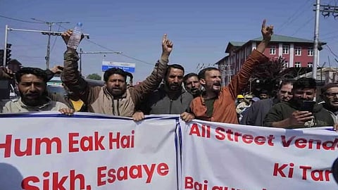 'മാനവികതയ്ക്കെതിരായ ക്രൂരകൃത്യം; അപമാനത്താല് ഞങ്ങളുടെ തല താഴുന്നു': പഹല്ഗാം ഭീകരാക്രമണത്തെ അപലപിച്ച് കശ്മീര് ജനത