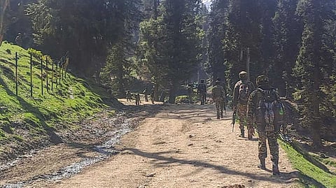 പഹല്ഗാം ഭീകരാക്രമണം: അക്രമികളെക്കുറിച്ച് വിവരം നല്കുന്നവര്ക്ക് 20 ലക്ഷം പാരിതോഷിക; പ്രഖ്യാപനവുമായി ആനന്ദ്നാഗ് പൊലീസ്