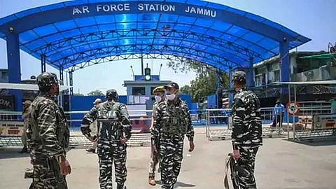 പഹൽഗാം ഭീകരാക്രമണത്തിൽ സൈനിക നടപടി ഉടൻ ഉണ്ടാകില്ല; തിരിച്ചടിക്ക് വ്യോമസേനയെ ചുമതലപ്പെടുത്തിയേക്കുമെന്ന് സൈനിക വൃത്തങ്ങൾ