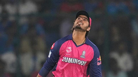 VIDEO | ഐപിഎല്ലിൽ ആർസിബിക്കെതിരായ നിതീഷ് റാണയുടെ ജഗ്ലിങ് ക്യാച്ച് വീഡിയോ വൈറലാകുന്നു