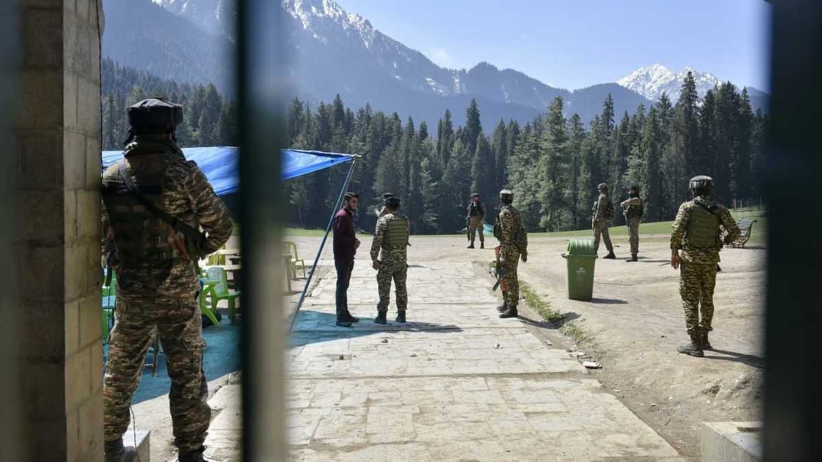 പഹൽഗാം ഭീകരാക്രമണം; അതിർത്തികളിൽ പഴുതടച്ച സുരക്ഷ, കരസേന മേധാവിയും രാഹുൽ ഗാന്ധിയും ഇന്ന് ജമ്മുകശ്മീരിൽ