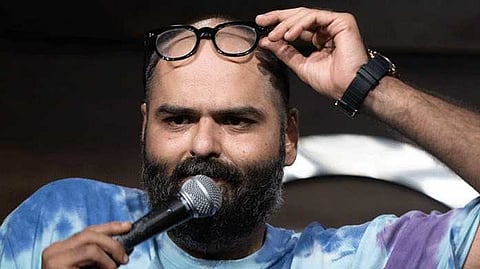 ഷിൻഡെയ്ക്കെതിരായ വിവാദ പരാമർശം: കൊമേഡിയൻ കുനാൽ കമ്രയുടെ അറസ്റ്റ് തടഞ്ഞ് ബോംബെ ഹൈക്കോടതി