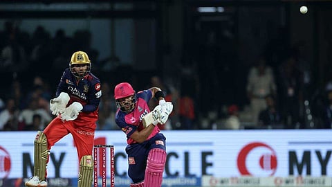 'അവര് മറ്റെന്തോ ക്രിക്കറ്റാണ് കളിച്ചു കൊണ്ടിരിക്കുന്നത്'; രാജസ്ഥാനേയും ദ്രാവിഡിനേയും വിമര്ശിച്ച് ഗവാസ്കര്