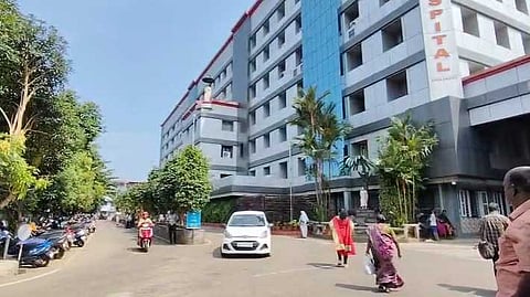 കഴുത്തറുത്ത് ജീവനൊടുക്കാൻ ശ്രമം; തൃശൂരിൽ വിദ്യാർഥി ഗുരുതരാവസ്ഥയിൽ