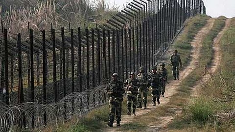 അതിർത്തിയില് വീണ്ടും പാക് പ്രകോപനം; നിയന്ത്രണ രേഖയ്ക്ക് സമീപം വെടിവെപ്പ്, തിരിച്ചടിച്ച് ഇന്ത്യന് സൈന്യം