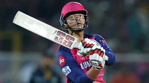 ഐപിഎല്ലിലെ ഇന്ത്യക്കാരൻ്റെ വേഗമേറിയ സെഞ്ച്വറി; ഞെട്ടിച്ച് പതിനാലുകാരൻ വൈഭവ്