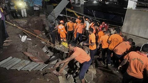 ആന്ധ്രാപ്രദേശിൽ ക്ഷേത്ര മതിൽ തകർന്ന് അപകടം; എട്ട് പേർക്ക് ദാരുണാന്ത്യം