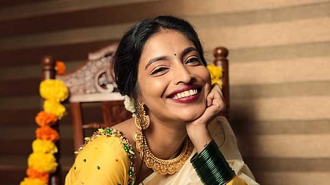 വിദേശത്ത് ജോലി വാഗ്ദാനം ചെയ്ത് തട്ടിപ്പ്; കാർത്തിക പ്രദീപ് തട്ടിയെടുത്ത പണം ലഹരി ഇടപാടുകൾക്ക് ഉപയോഗിച്ചെന്ന് കണ്ടെത്തൽ