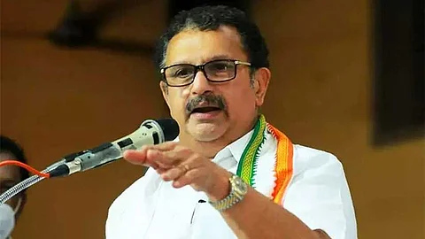 "കോൺഗ്രസ് പദ്ധതികളുടെ പിതൃത്വം ഒരു നാണവുമില്ലാതെ ഏറ്റെടുക്കുന്നു"; മുഖ്യമന്ത്രിക്കെതിരെ അധിക്ഷേപ പരാമർശവുമായി കെ. മുരളീധരൻ