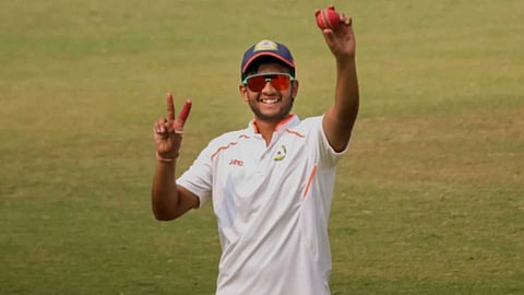 ഇവനെ സൂക്ഷിച്ചോളൂ; രഞ്ജി ട്രോഫിയിലെ തകർപ്പൻ റെക്കോർഡുകാരൻ ഐപിഎല്ലിലേക്ക്!