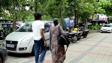 നീറ്റ് പരീക്ഷയ്ക്ക് വ്യാജ ഹാൾ ടിക്കറ്റ്: വിദ്യാർഥിയെയും മാതാവിനെയും വിട്ടയച്ചു