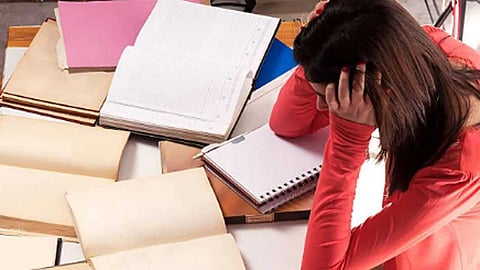 മികച്ച റാങ്ക് നേടാനാകില്ലെന്ന് ഭയം; നീറ്റ് പരീക്ഷയ്ക്ക് പിന്നാലെ തെലങ്കാനയിൽ രണ്ട് വിദ്യാർഥികൾ ജീവനൊടുക്കി