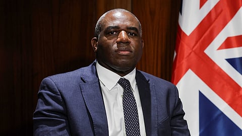 ഇരു രാജ്യങ്ങളും നയപരമായി പ്രശ്നങ്ങൾ പരിഹരിക്കണം; ഇന്ത്യ-പാക് സംഘർഷങ്ങളിൽ ആശങ്ക പങ്കുവെച്ച് യുകെ