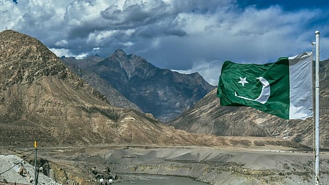 ലോകരാജ്യങ്ങളോട് കൂടുതൽ വായ്പ ആവശ്യപ്പെട്ടു; പിന്നാലെ സാമ്പത്തിക കാര്യ മന്ത്രാലയത്തിന്റെ എക്സ് അക്കൗണ്ട് ഹാക്ക് ചെയ്യപ്പെട്ടുവെന്ന് പാകിസ്ഥാൻ