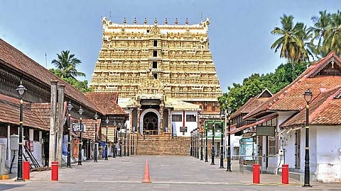 ശ്രീ പത്മനാഭ സ്വാമി ക്ഷേത്രത്തിലെ മോഷണം: പിന്നിൽ ക്ഷേത്ര ജീവനക്കാരെന്ന നിഗമനത്തിൽ പൊലീസ്