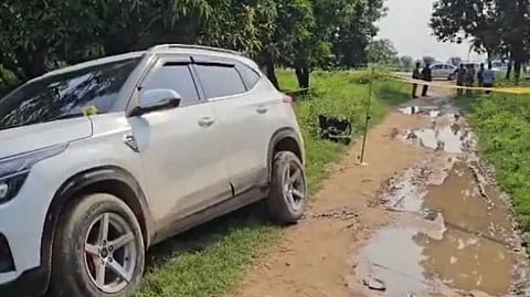 ഓടുന്ന കാറിൽ പ്രായപൂർത്തിയാകാത്ത പെൺകുട്ടിയെ കൂട്ടബലാത്സംഗം ചെയ്തു, സുഹൃത്തിനെ റോഡിൽ തള്ളിയിട്ട് കൊന്നു; 3 യുവാക്കൾ അറസ്റ്റിൽ