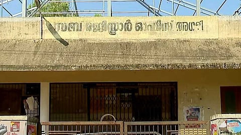 രജിസ്ട്രേഷൻ വകുപ്പിന്റെ അന്വേഷണം അട്ടിമറിച്ചു; അട്ടപ്പാടിയിൽ നിയമം ലംഘിച്ചുള്ള ഭൂമി വിൽപ്പന സജീവം