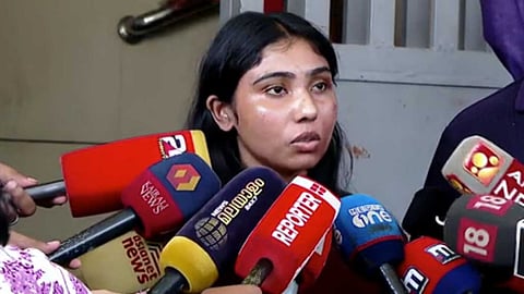 സീനിയര് അഭിഭാഷകന്റെ മര്ദനം: പരാതിയുമായി മുന്നോട്ടുപോകുമെന്ന് ശ്യാമിലി; അടിയന്തര റിപ്പോര്ട്ട് തേടി ബാര് കൗണ്സില്