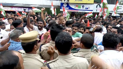 മലപ്പട്ടത്ത് രാഹുൽ മാങ്കൂട്ടത്തിൽ നയിച്ച പദയാത്രയിലെ സംഘർഷം; 75 പേർക്കെതിരെ കേസ്