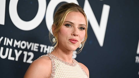 "തിരക്കഥ വായിച്ചപ്പോള് ഞാന് കരഞ്ഞു, അതൊരിക്കലും സംഭവിക്കാറില്ല"; ആദ്യമായി സംവിധാനം ചെയ്ത സിനിമയെ കുറിച്ച് സ്കാര്ലെറ്റ് ജോഹാന്സണ്