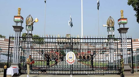 പാകിസ്ഥാനില് കുടുങ്ങിയ അഫ്ഗാന് ട്രക്കുകള്ക്കായി അട്ടാരി-വാഗ അതിര്ത്തി തുറന്നു; നടപടി കേന്ദ്രത്തിന്റെ പ്രത്യേക അനുമതിക്ക് പിന്നാലെ