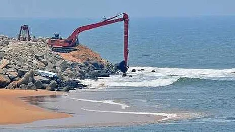 മുതലപ്പൊഴിയിൽ താൽക്കാലിക ആശ്വാസം; മണൽ നീക്കത്തിന് തടസം ഉണ്ടാകില്ലെന്ന് സമരസമിതി; ഡ്രഡ്ജിങ് നാളെ ആരംഭിച്ചേക്കും