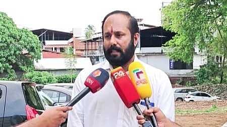 കൊടകര കേസിൽ കള്ളപ്പണം കൈപ്പറ്റി ബിജെപിക്ക് അനുകൂലമായി റിപ്പോർട്ട് നൽകി; ഇഡി ഉദ്യോഗസ്ഥൻ ശേഖർ കുമാറിനെതിരെ തിരൂർ സതീഷ്;