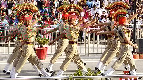 ഇരു രാജ്യങ്ങളുടെയും ഗേറ്റുകൾ തുറക്കില്ല; അട്ടാരി-വാഗ അതിർത്തിയിൽ ബീറ്റിംഗ് റിട്രീറ്റ് ചടങ്ങുകൾ ഇന്ന് മുതൽ പുനരാരംഭിക്കും