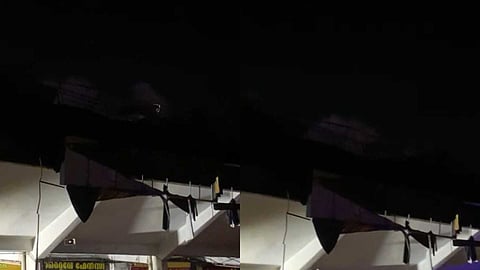 കോഴിക്കോട് തീപിടിച്ച കെട്ടിടത്തിൽ വീണ്ടും പുക; ഫയർഫോഴ്സ് സംഘം സ്ഥലത്തെത്തി