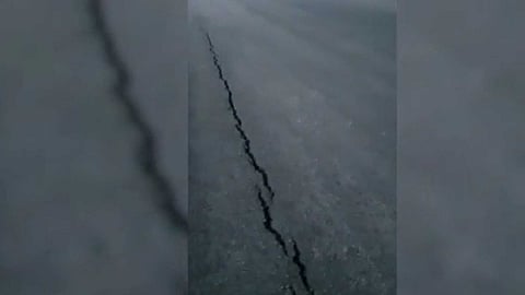 മധ്യകേരളത്തിലെ ദേശീയപാതയിലും വിള്ളൽ; ചാവക്കാട് എൻഎച് 66ലെ മേൽപ്പാലത്തിൽ 50 മീറ്ററോളം ഭാഗം വിണ്ടുകീറി