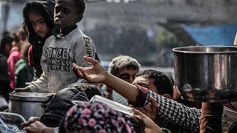 20 ലക്ഷം പേർ കൊടിയ ദാരിദ്ര്യത്തിൽ, കടുത്ത ഭക്ഷ്യക്ഷാമം; ദുരിതത്തിന്റെ കാണാക്കയത്തിൽ ഗാസ