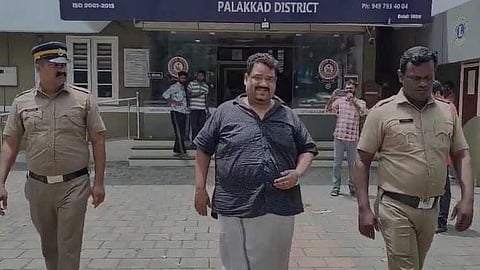 മുഖ്യമന്ത്രിയുമായി നേരിട്ട് പരിചയമെന്ന് അവകാശവാദം; സർക്കാർ ജോലി വാഗ്ദാനം ചെയ്ത് ലക്ഷങ്ങൾ തട്ടിയ കേസിൽ ഒരാൾ പിടിയിൽ