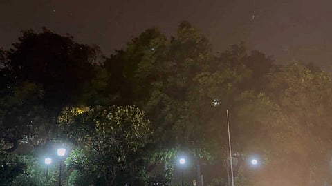 ഡല്ഹിയില് ശക്തമായ കാറ്റും മഴയും; നിരവധി സ്ഥലങ്ങളില് വെള്ളക്കെട്ടും വൈദ്യുതി തടസവും