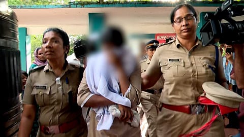 കൊല്ലപ്പെട്ട നാലുവയസുകാരിയുടെ അമ്മയ്ക്ക് മാനസിക പ്രശ്നങ്ങളില്ല; കൂട്ടുകുടുംബ സാഹചര്യം അച്ഛൻ്റെ ബന്ധു മുതലെടുത്തുവെന്ന് പൊലീസ്