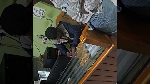 IMPACT | വനംവകുപ്പ് ഒത്താശയോടെ തടിക്കടത്ത്: റേഞ്ച് ഉദ്യോഗസ്ഥനോട് റിപ്പോർട്ട് തേടി തെന്മല ഡിഎഫ്ഒ