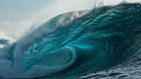 കള്ളക്കടൽ പ്രതിഭാസത്തിന് സാധ്യത; മൂന്ന് ജില്ലകളില് പ്രത്യേക ജാഗ്രതാ നിർദേശം