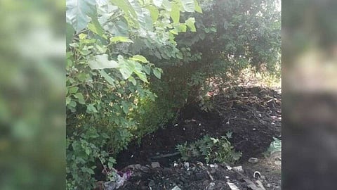 മരത്തിനടിയില് വിശ്രമിച്ചയാളുടെ ദേഹത്ത് ചെളിയും മണ്ണും കൊണ്ടിട്ടു; യുപിയില് മധ്യവയസ്കന് ദാരുണാന്ത്യം