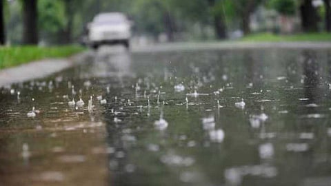 വയനാട് ജില്ലയില് ദുരിതാശ്വാസ ക്യാമ്പ് തുറന്നു; വിദ്യാഭ്യാസ സ്ഥാപനങ്ങള്ക്ക് തിങ്കളാഴ്ച അവധി