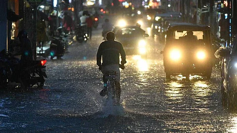 സംസ്ഥാനത്ത് കനത്ത മഴ തുടരും; നാളെ നാല് ജില്ലകളിൽ വിദ്യാഭ്യാസ സ്ഥാപനങ്ങള്ക്ക് അവധി
