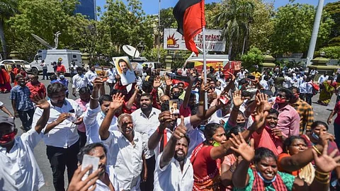 வெற்றி கொண்டாட்டத்தில் திமுக